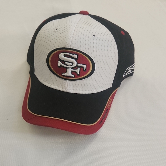 Reebok Black and Red Cap - Picture 1 of 9